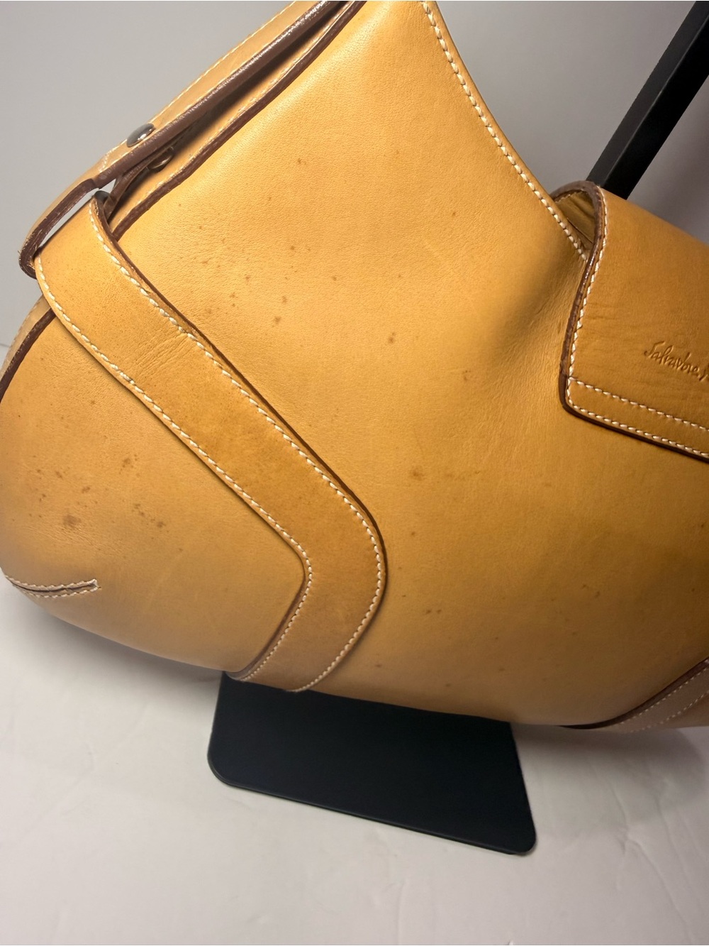Salvatore Ferragamo Gancini Harness Leather Shoulder Bag Baguette - Picture 5 of 12